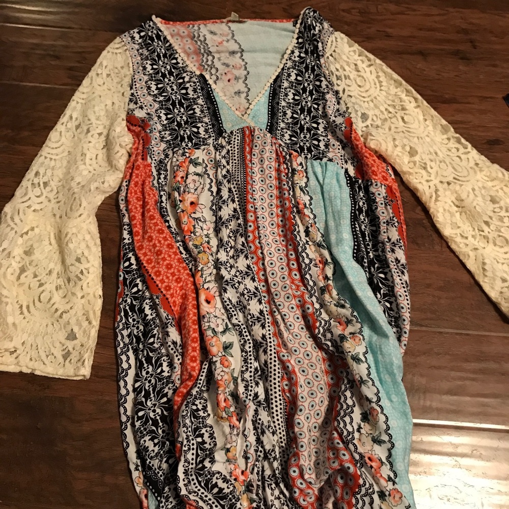 KORI -DRESS WITH LACE BELL SLEEVE - NWOT SZ L